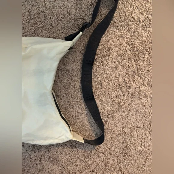 BAGGU Cream Crossbody Bag - Picture 4 of 4